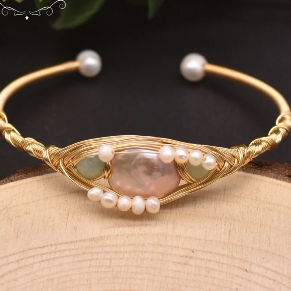 153. NEW Pearl Charm Bangle Bracelet